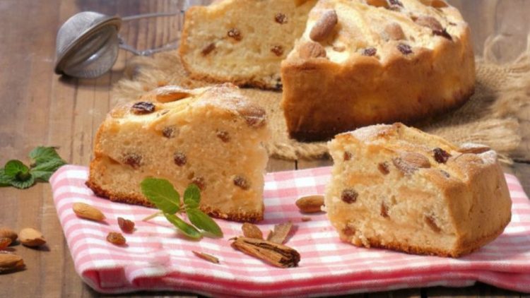 gâteau pommes raisins secs et amandes
