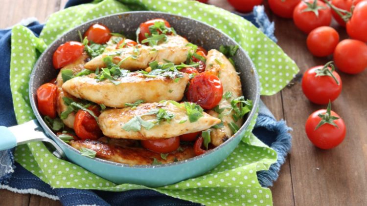 poulet à la roquette et aux tomates cerises