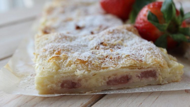 Feuilletée à la crème pâtissière et aux fraises