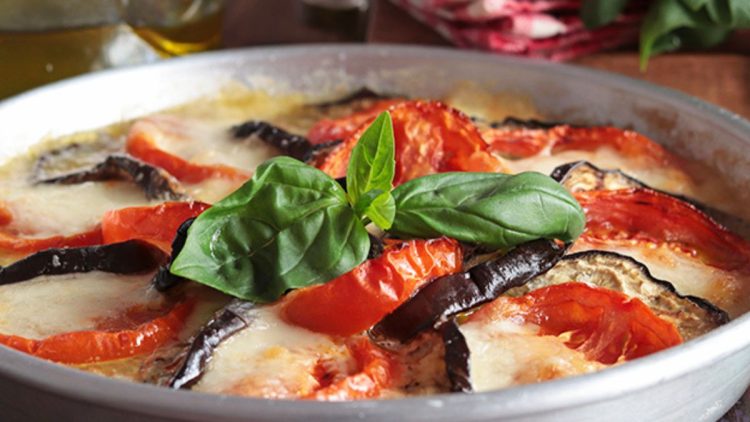 Gratin aux aubergines et aux tomates