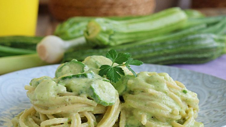 spaghettis à la crème de courgettes