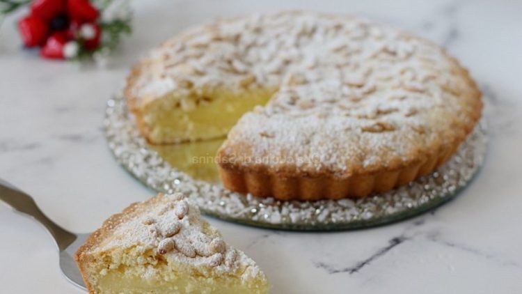 Tarte aux pignons et crème pâtissière