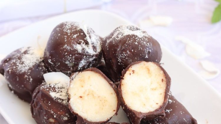 bonbons à la noix de coco et au mascarpone enrobés de chocolat