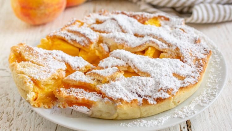 crostata légère aux pêches pour le petit-déjeuner