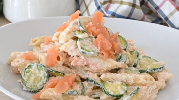 pâtes au saumon et aux courgettes