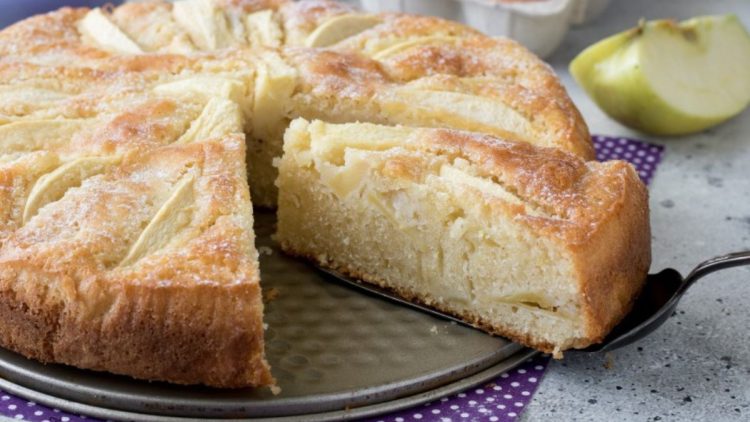 gâteau moelleux au yaourt et aux pommes