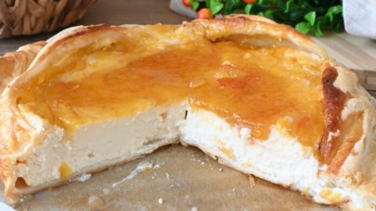 gâteau crémeux à la ricotta et à la confiture