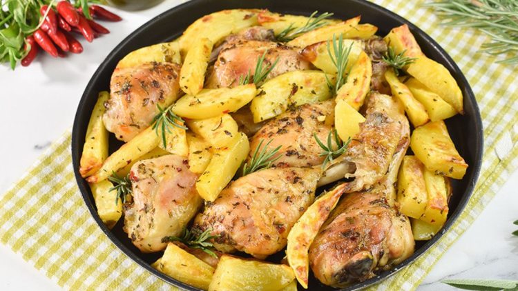 pilons de poulet et pommes de terre au four