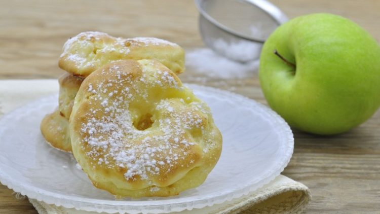 beignets aux pommes légers et croustillants