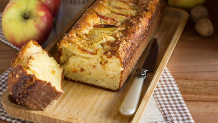 cake ultra-moelleux aux pommes et noisettes