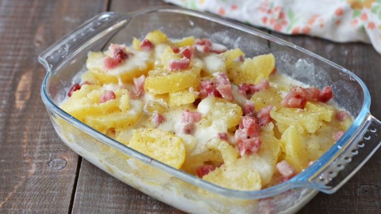 gratin de pommes de terre aux lardons et au stracchino