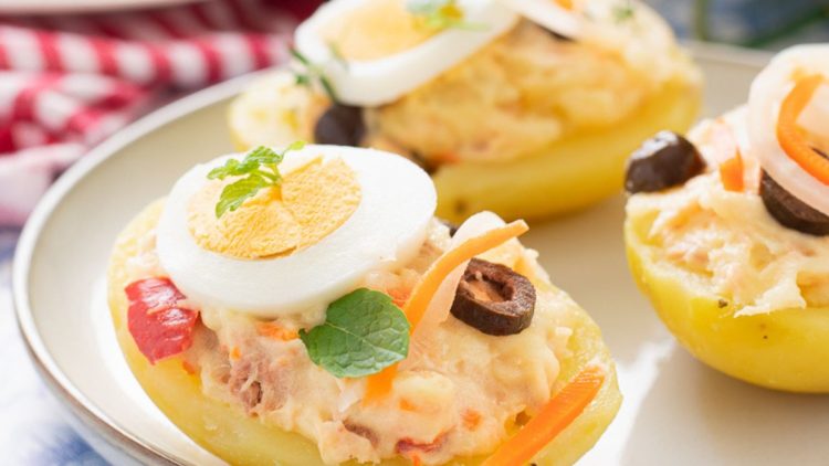 pommes de terre farcies au thon et à la mayonnaise