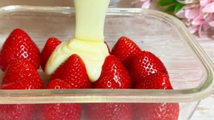glace à la fraise sans sorbetière