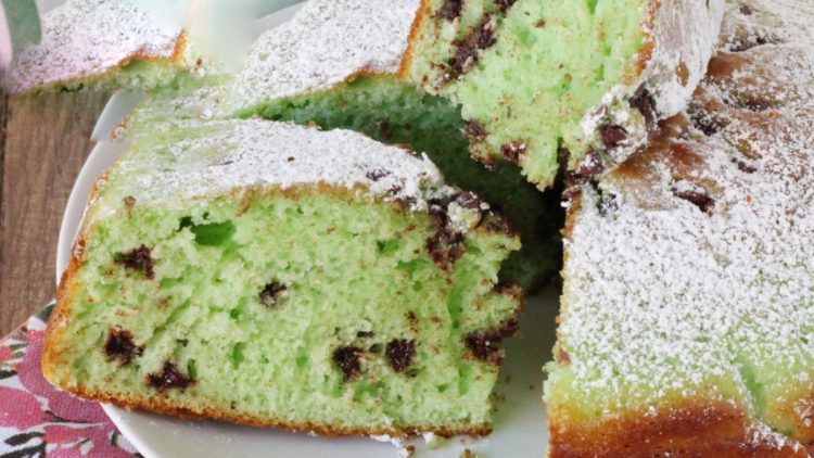 gâteau moelleux menthe et pépites de chocolat