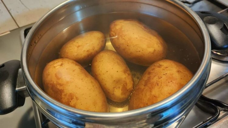 pommes de terre à l'autocuiseur