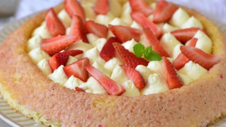 tarte renversée aux fraises et crème pâtissière
