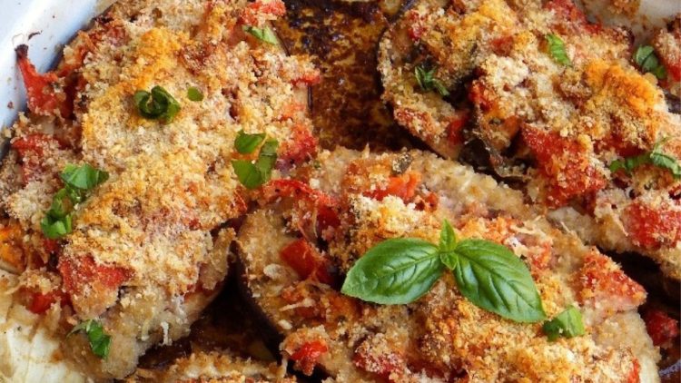 aubergines farcies aux tomates et aux poivrons verts Friggitelli