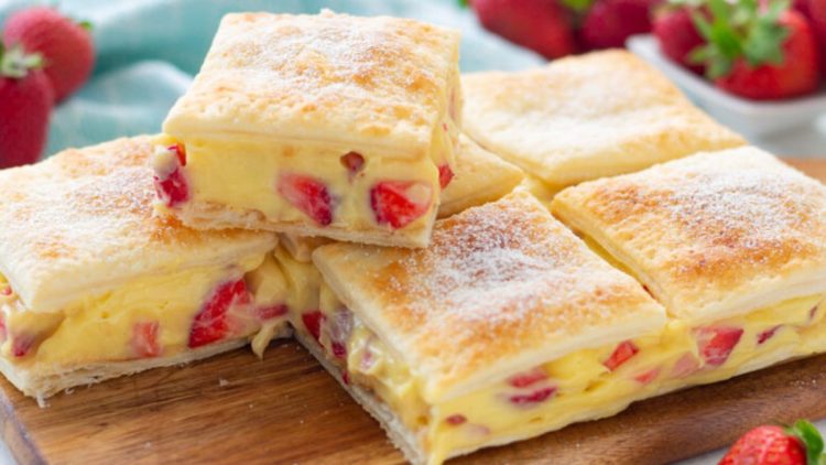 feuilletés aux fraises et crème pâtissière