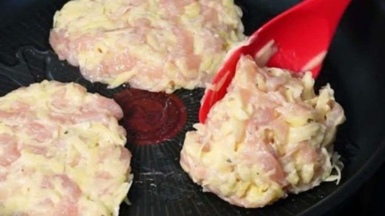 galettes de blanc de poulet et pommes de terre