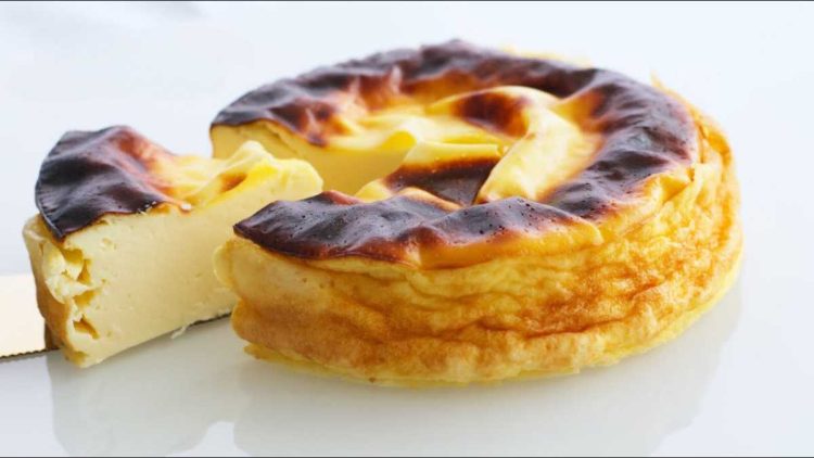 Gâteau au yaourt facile 3 ingrédients en 5 minutes