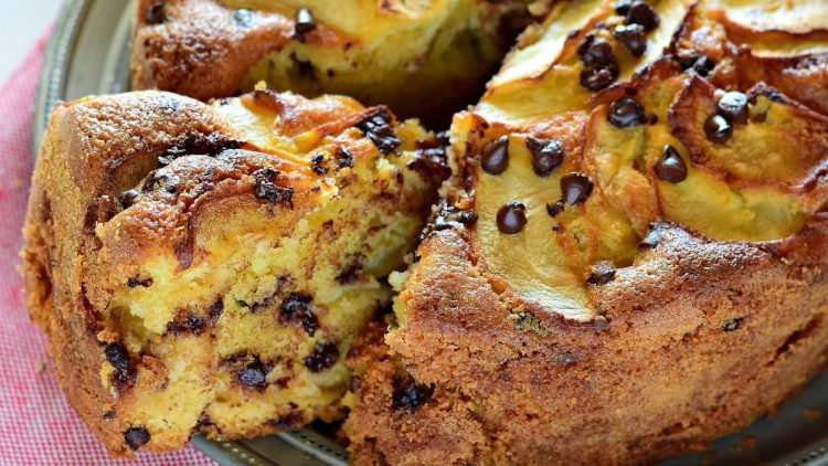 gâteau moelleux aux pommes et aux pépites de chocolat