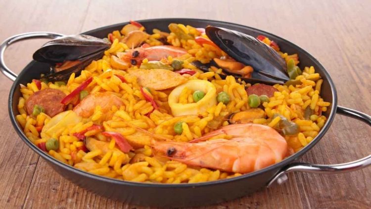 L'astuce de grand-mère pour la paella : une tradition valencienne