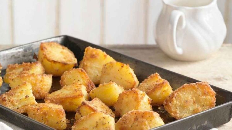Le secret de Mary Berry pour des pommes de terre rôties extra croustillantes