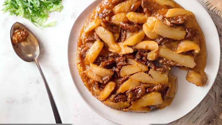 Tarte Tatin aux poires et aux noix de pécan
