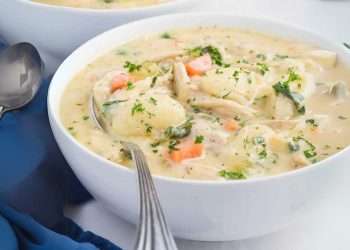Soupe Crémeuse au Poulet et Gnocchi