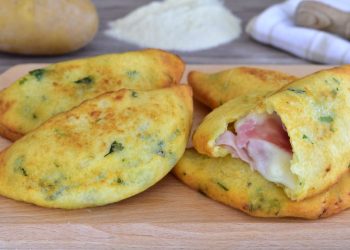 chaussons de pommes de terre farcis