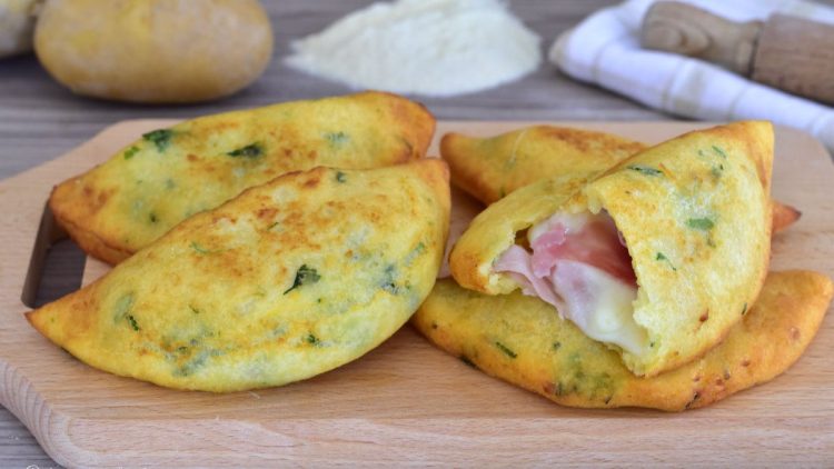 chaussons de pommes de terre farcis