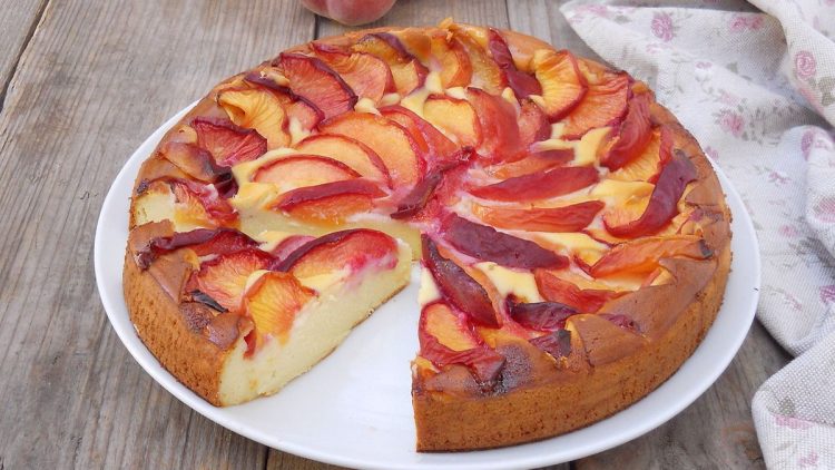 gâteau à la ricotta et aux pêches