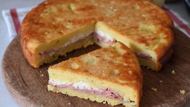 gâteau de pommes de terre farci au jambon