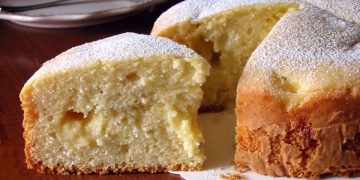 gâteau moelleux fourré à la crème au citron