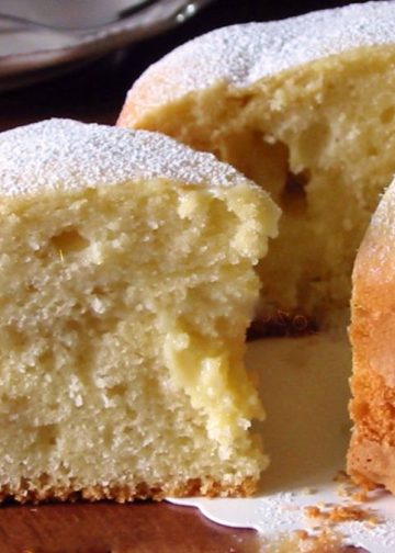 gâteau moelleux fourré à la crème au citron