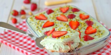 tiramisu aux fraises et aux pistaches