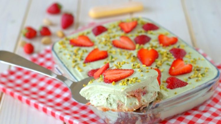 tiramisu aux fraises et aux pistaches