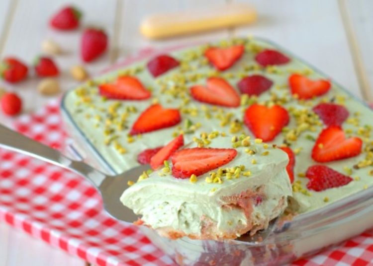 tiramisu aux fraises et aux pistaches