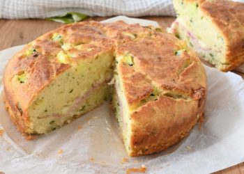 gâteau salé au jambon et aux courgettes 