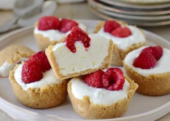 mini cheesecakes aux framboises et au citron