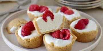 mini cheesecakes aux framboises et au citron