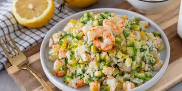 salade de riz aux courgettes et aux crevettes 