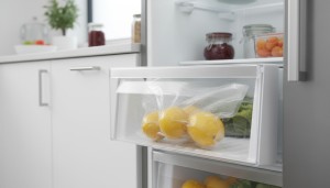 découvrez les meilleures astuces pour conserver les citrons frais et savoureux plus longtemps, que ce soit à température ambiante ou au réfrigérateur.